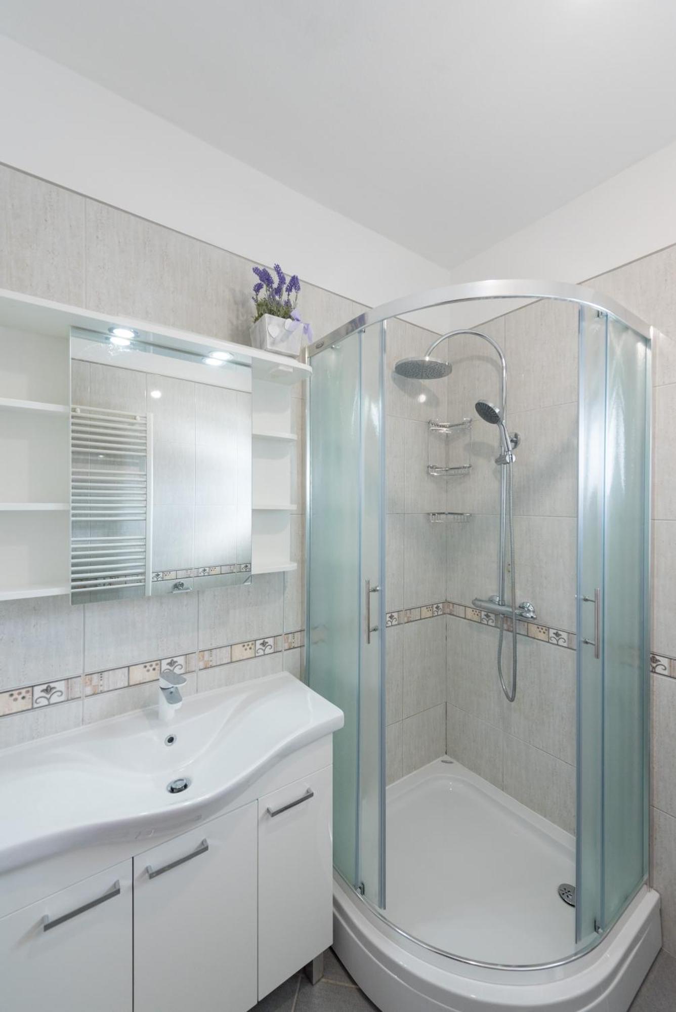 Luxury Apartment With Garden Jacuzzi And Wellness Trogir Exteriör bild